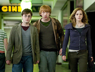 Illustration for article titled Harry Potter becomes a magical terrorist for justice in "Deathly Hallows"